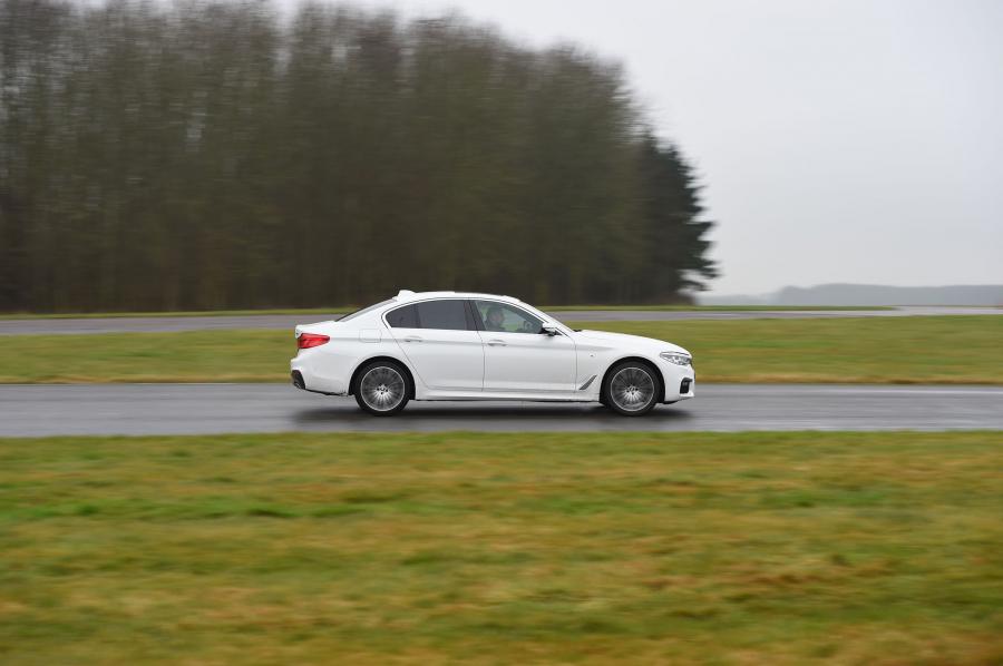 BMW 520d xDrive Sedan M Sport 2017 года  (UK) (фото 9 из 11)